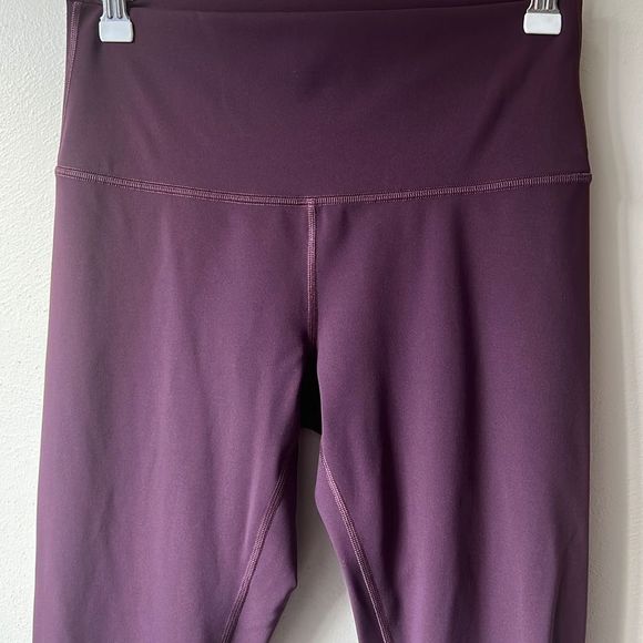 Lululemon Wunder Under High-Rise Tight 28" Luxtreme in Grape Thistle Size 8 - Picture 7 of 10